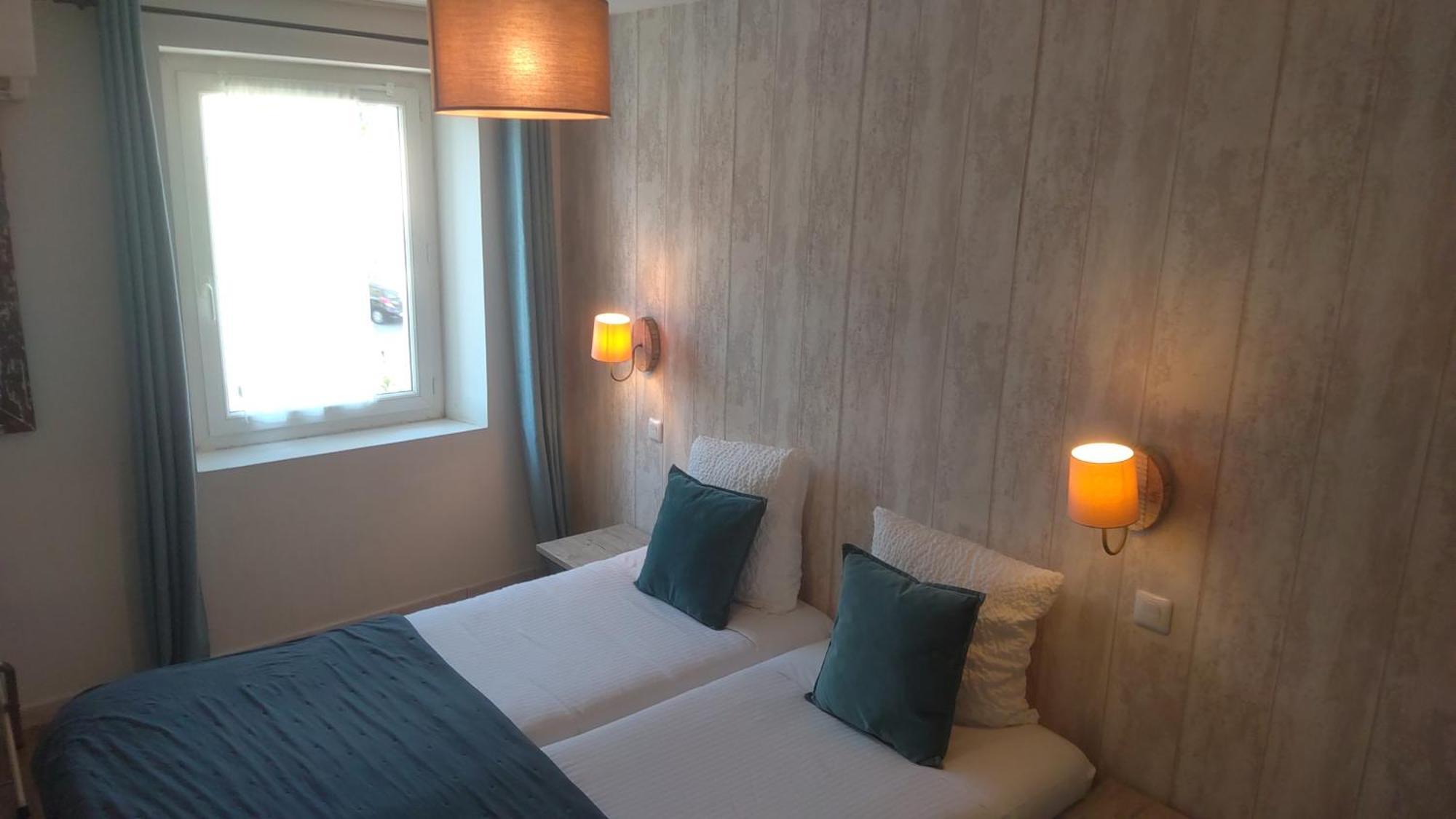 Logis Hotel La Cle Des Songes Пьерфё-дю-Вар Экстерьер фото